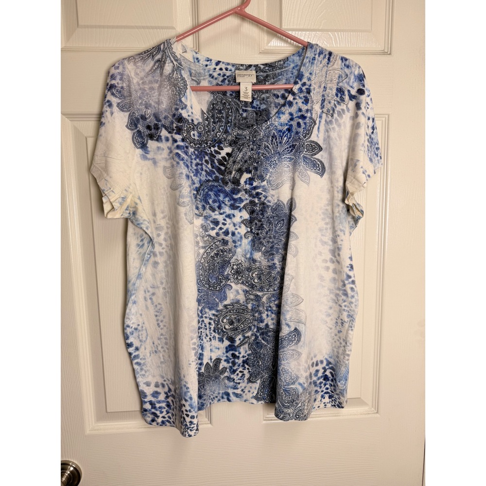 Zenergy by Chicos Womens Size 3 Blue White Paisley Leopard Print V-Neck T-Shirt